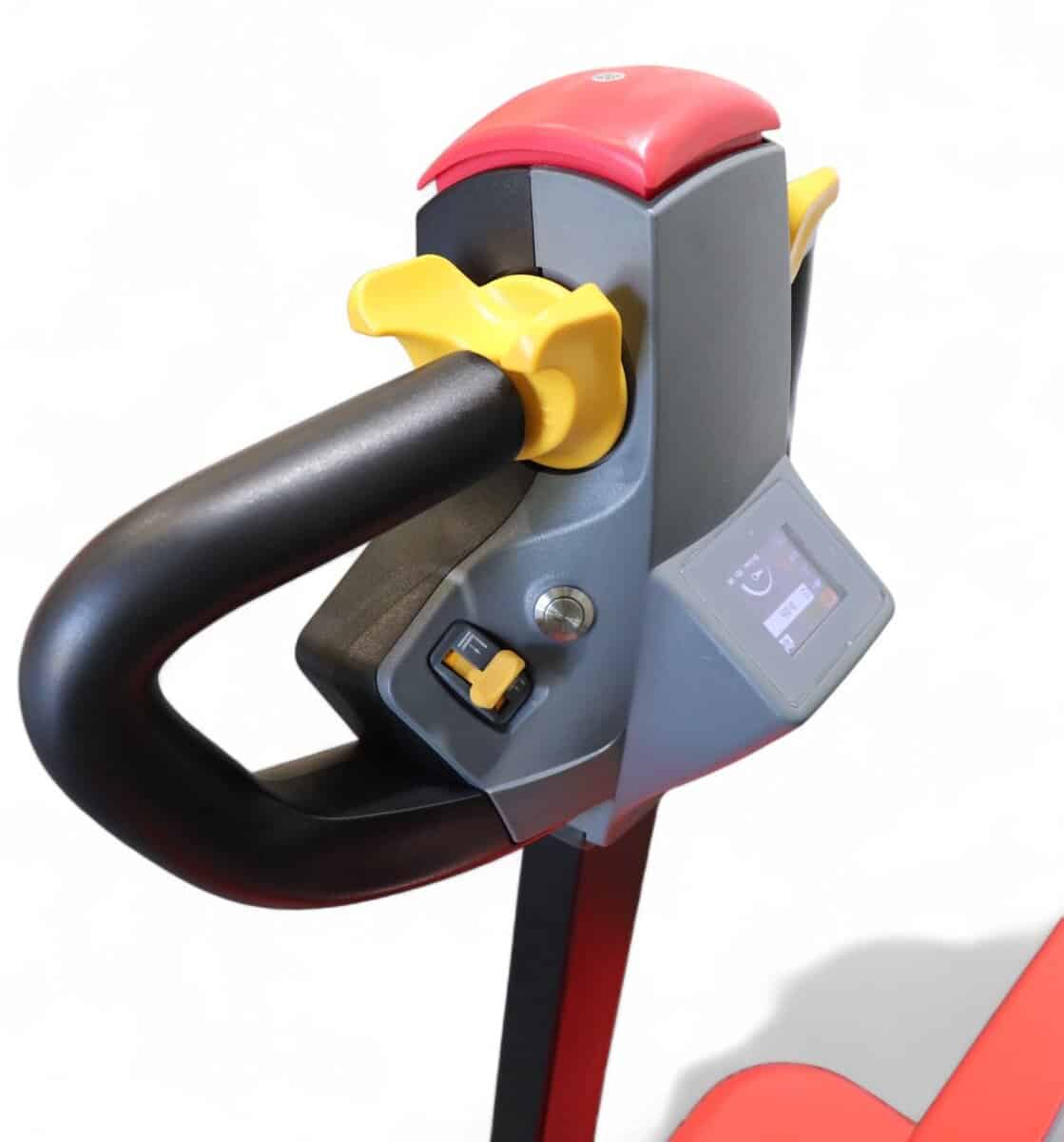 TRITON straddle stacker with intelligent handle colour display