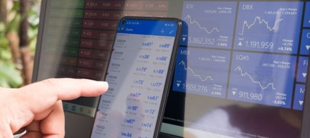 Economic Pressure on SMEs: Pallet Trucks UK Steps In to Support Small Business