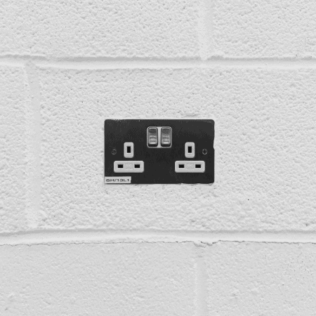 Materials Handling Experts Reveal Why Businesses Are Designing Warehouses Around Charging Points