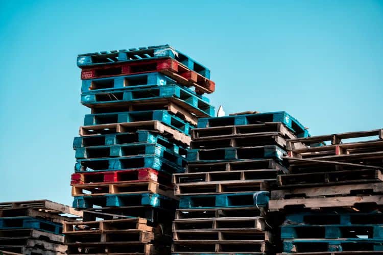 Growing Demand for Plastic Pallets Means Businesses Must Rethink Handling Equipment